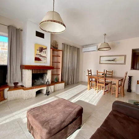 Sea View Away From خليج سانت بول