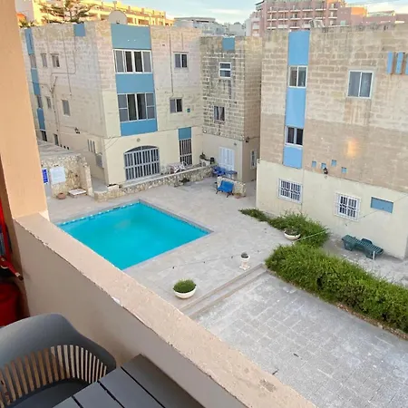 Sea View Away From * خليج سانت بول